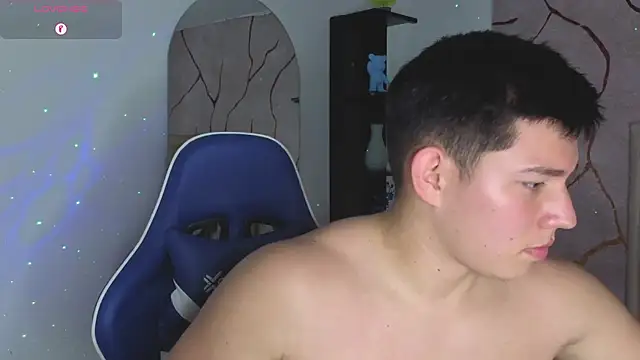 JamesCr  online show from May 2026 03:37:01 PM