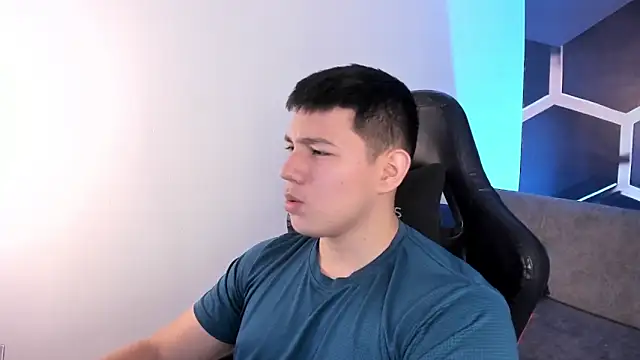 JamesCr  online show from January 2026 03:21:01 AM