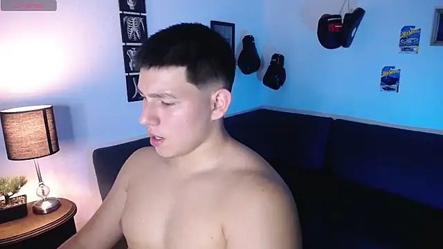 JamesCr  online show from March 2026 11:21:02 PM