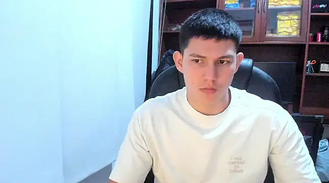 JamesCr  online show from February 2025 09:48:02 PM