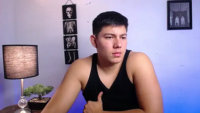 JamesCr  online show from November 2025 12:03:02 AM