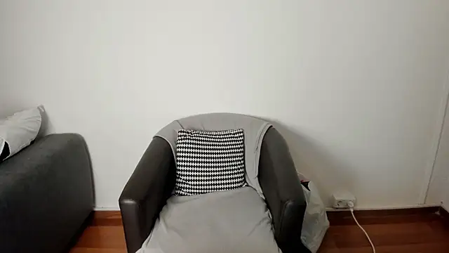 NicoleKatee online show from December 2025 01:59:02 PM