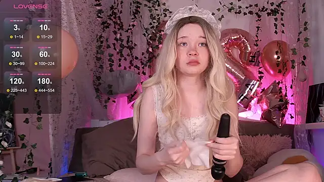 Snapshot of Kellybbface chatting on December 2025 05:19:01 AM Kellybbface online show from December 2025 05:19:01 AM