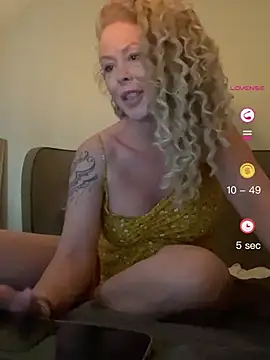 Snapshot of skyetaylor chatting on April 2026 02:54:01 PM skyetaylor online show from April 2026 02:54:01 PM