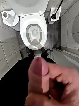 Snapshot of Oli0203@xh chatting on February 2026 09:32:02 PM Oli0203xh online show from February 2026 09:32:02 PM