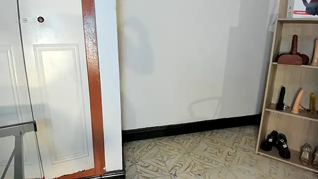 Snapshot of Violetta_0 chatting on November 2025 01:55:02 PM Violetta 0 online show from November 2025 01:55:02 PM