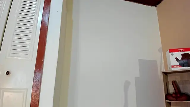 Snapshot of Violetta_0 chatting on November 2025 01:44:02 PM Violetta 0 online show from November 2025 01:44:02 PM