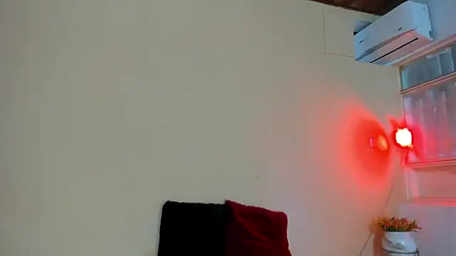 Snapshot of Violetta_0 chatting on February 2026 02:03:01 PM Violetta 0 online show from February 2026 02:03:01 PM