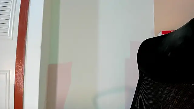 Snapshot of Violetta_0 chatting on December 2025 02:10:01 PM Violetta 0 online show from December 2025 02:10:01 PM