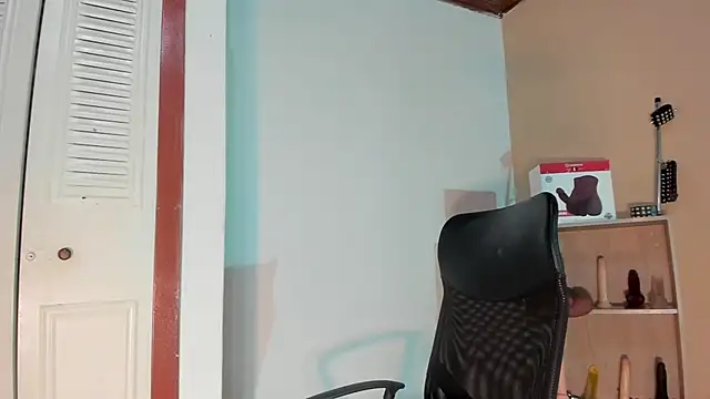 Snapshot of Violetta_0 chatting on November 2025 01:26:02 PM Violetta 0 online show from November 2025 01:26:02 PM