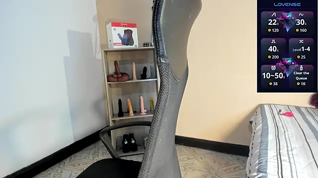 Snapshot of Violetta_0 chatting on December 2025 01:57:02 PM Violetta 0 online show from December 2025 01:57:02 PM