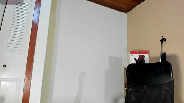 Snapshot of Violetta_0 chatting on December 2025 02:10:02 PM Violetta 0 online show from December 2025 02:10:02 PM