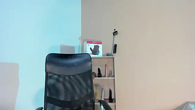 Snapshot of Violetta_0 chatting on November 2025 01:39:02 PM Violetta 0 online show from November 2025 01:39:02 PM