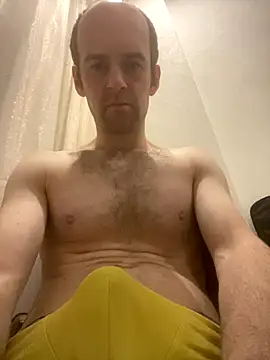 LynnAhNight online show from October 2025 03:27:02 AM