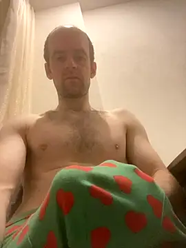 LynnAhNight online show from October 2025 03:08:02 AM