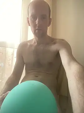 LynnAhNight online show from May 2026 06:13:02 AM