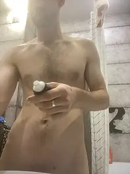 LynnAhNight online show from September 2025 03:12:02 AM