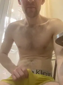 LynnAhNight online show from March 2026 05:08:02 AM