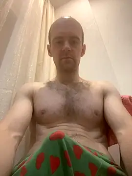 LynnAhNight online show from November 2025 03:21:02 AM