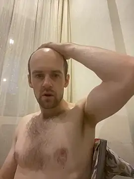 LynnAhNight online show from September 2025 03:00:02 AM