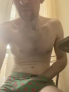 LynnAhNight online show from April 2026 06:31:02 AM