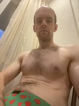 LynnAhNight online show from September 2025 02:54:01 AM