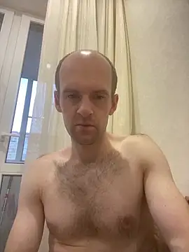 LynnAhNight online show from September 2025 03:08:01 AM