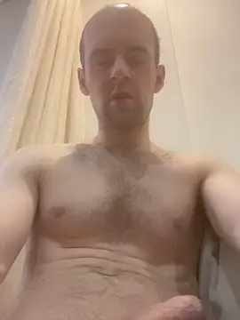 LynnAhNight online show from November 2025 05:22:01 AM