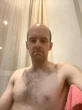 LynnAhNight online show from November 2025 03:31:02 AM