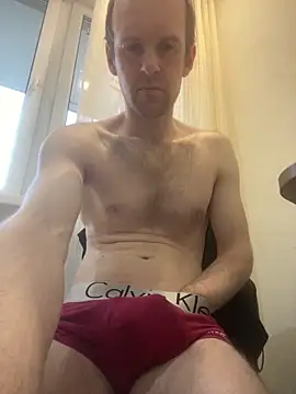 LynnAhNight online show from April 2026 03:11:02 AM