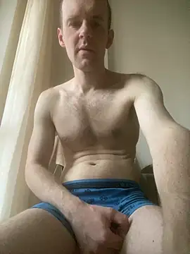 LynnAhNight online show from May 2026 03:24:01 AM