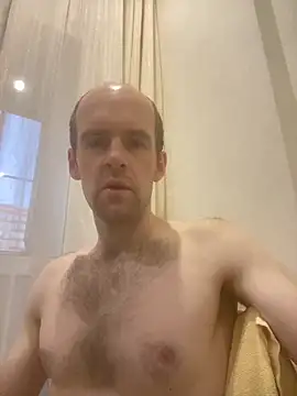 LynnAhNight online show from September 2025 03:13:01 AM