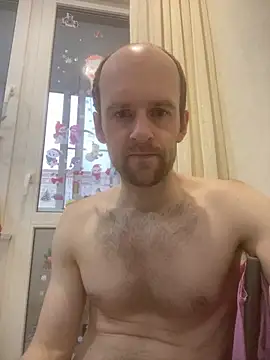 LynnAhNight online show from March 2026 02:17:01 PM