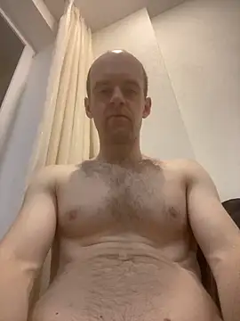 LynnAhNight online show from November 2025 03:21:02 AM