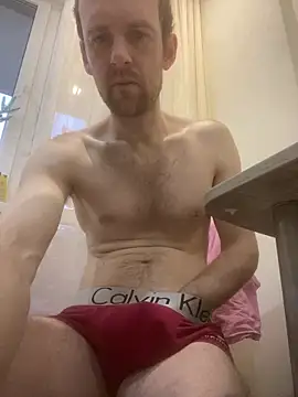 LynnAhNight online show from March 2026 03:39:01 AM