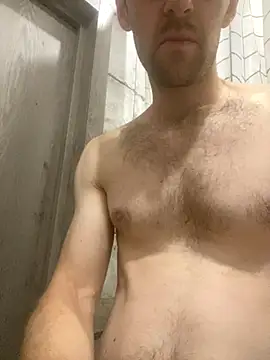 LynnAhNight online show from September 2025 04:39:02 PM