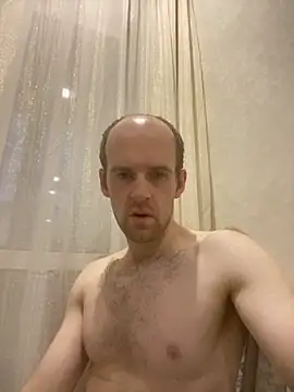 LynnAhNight online show from October 2025 03:18:01 AM