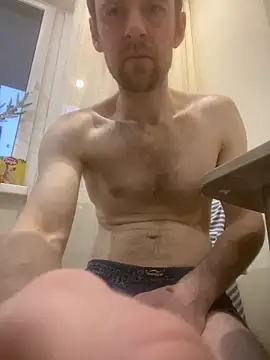 LynnAhNight online show from March 2026 03:17:01 AM