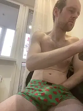 LynnAhNight online show from April 2026 03:19:01 AM