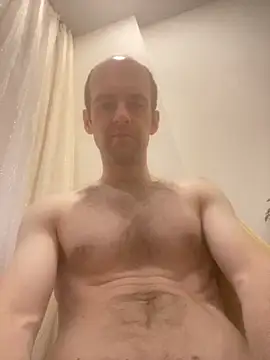 LynnAhNight online show from October 2025 03:21:01 AM