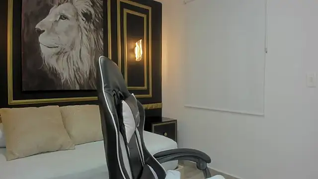 Snapshot of tiffanny_doll_ chatting on March 2026 12:09:01 PM tiffanny doll online show from March 2026 12:09:01 PM