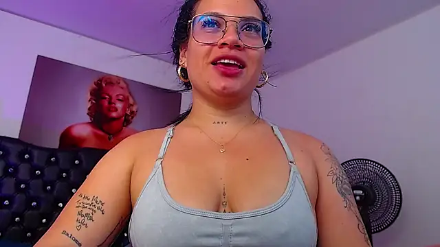 Snapshot of Taliana36 chatting on February 2025 12:55:01 PM Taliana36 online show from February 2025 12:55:01 PM