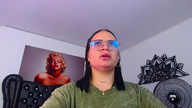 Snapshot of Taliana36 chatting on March 2025 01:06:02 PM Taliana36 online show from March 2025 01:06:02 PM