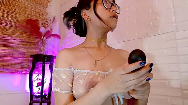 Luna 7 777 online show from November 2025 05:33:02 AM