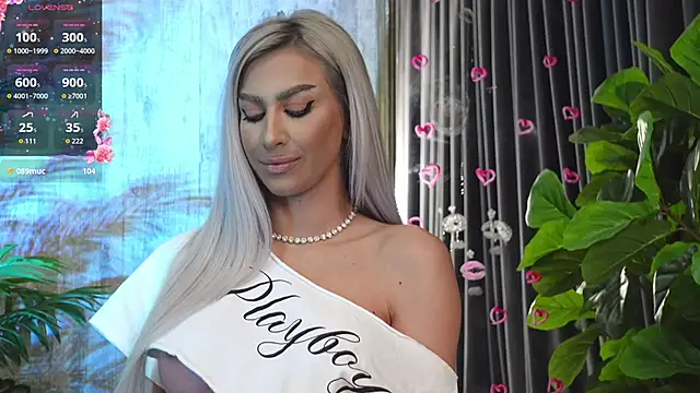 Snapshot of KarlaBart chatting on November 2025 08:12:01 PM KarlaBart online show from November 2025 08:12:01 PM