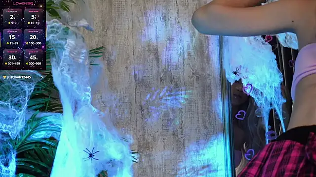 Snapshot of KarlaBart chatting on October 2025 07:12:01 PM KarlaBart online show from October 2025 07:12:01 PM