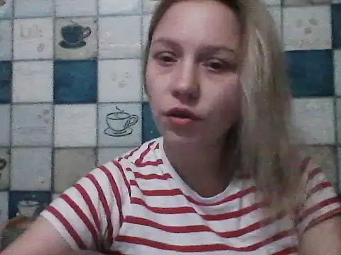 Snapshot of Anna_wey chatting on December 2025 07:02:01 PM Anna wey online show from December 2025 07:02:01 PM