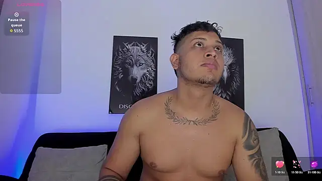 Snapshot of JohanSmith chatting on November 2025 03:32:02 AM JohanSmith online show from November 2025 03:32:02 AM