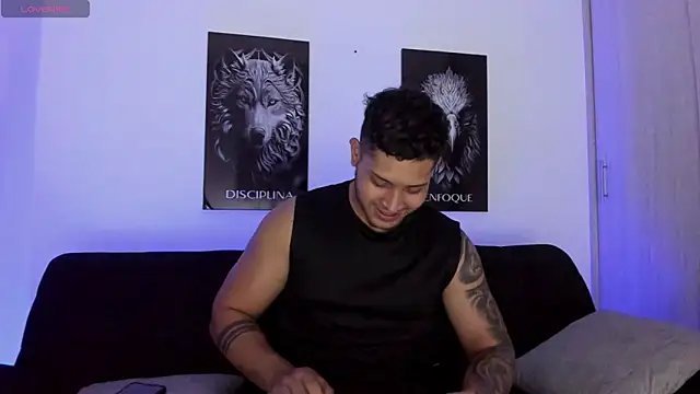 Snapshot of JohanSmith chatting on October 2025 12:29:02 AM JohanSmith online show from October 2025 12:29:02 AM