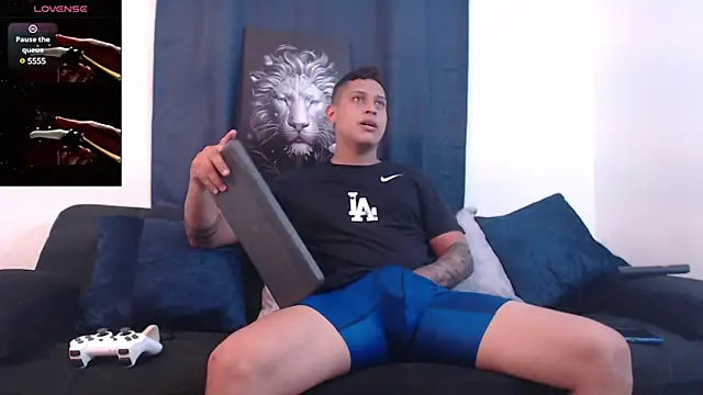 Snapshot of JohanSmith chatting on February 2025 09:15:01 PM JohanSmith online show from February 2025 09:15:01 PM